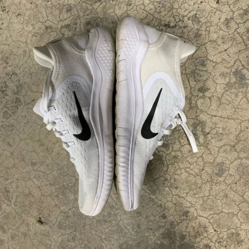 Nike Free Womens 7 RN 2018 White‎ Black 942837-100 Running Shoe